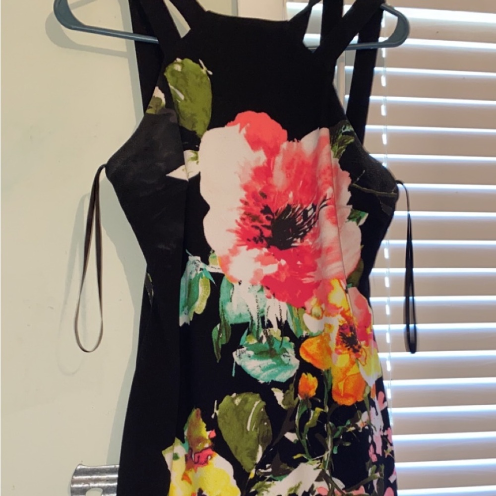 Super cute floral and black fitted dress!
